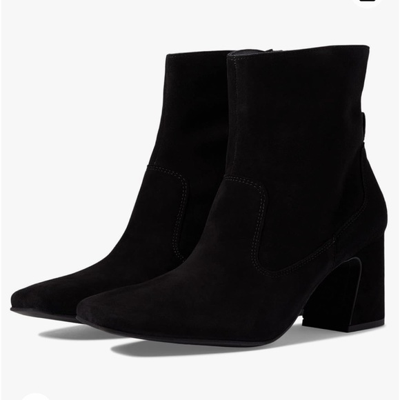 Paul Green Nepal Bootie
SQUARE FLARED BLOCK HEEL SUEDE BLACK  UK 5 US 7.5 
$455 - Picture 3 of 16